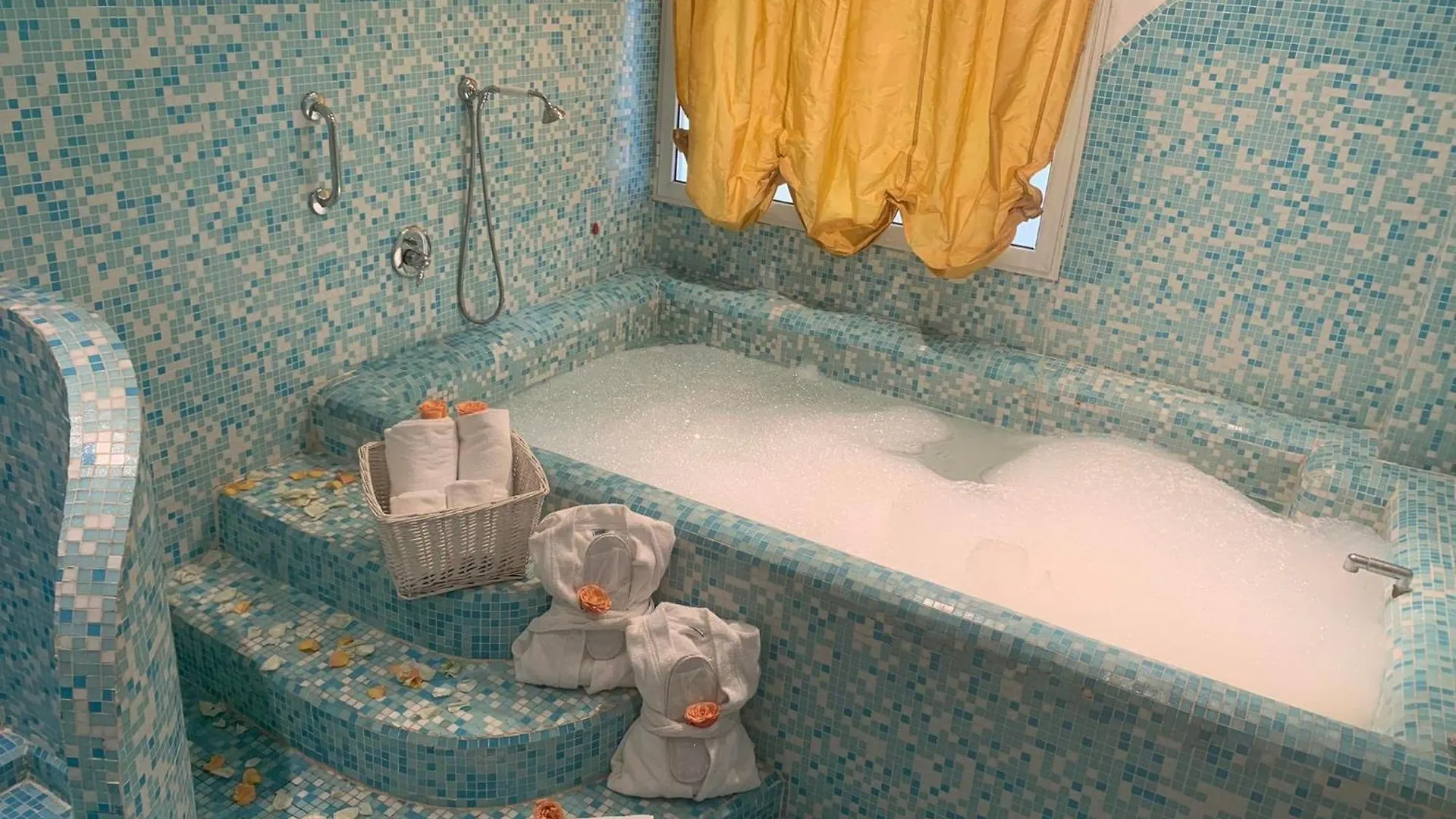 Hotel Eveline 2 - Piscina Privata O Jacuzzi à San Remo Italie